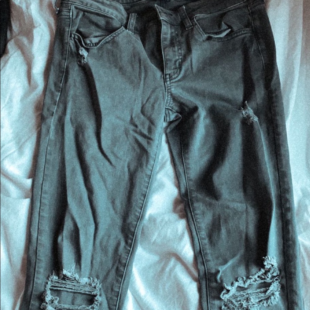 Mid rise grey jeans!